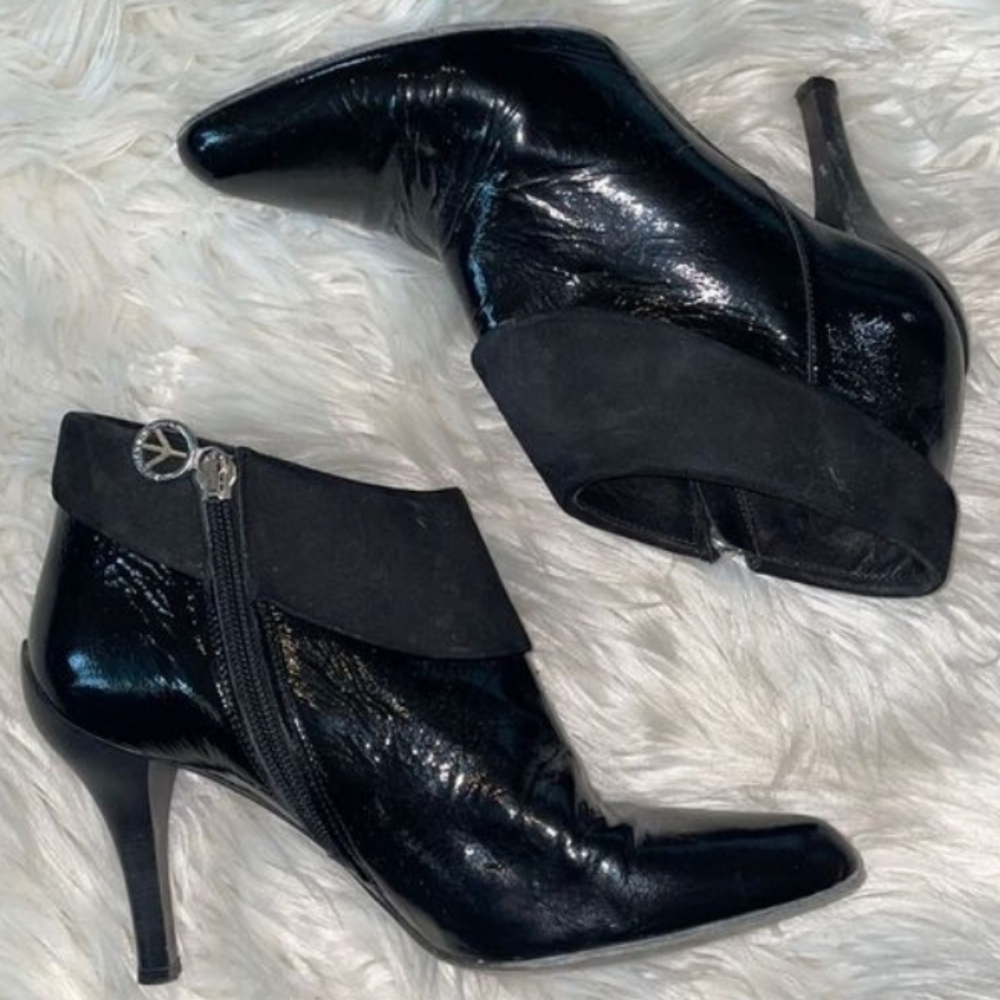Donald J Pliner Rula Black Patent Leather Ankle Booties Size 9.5M